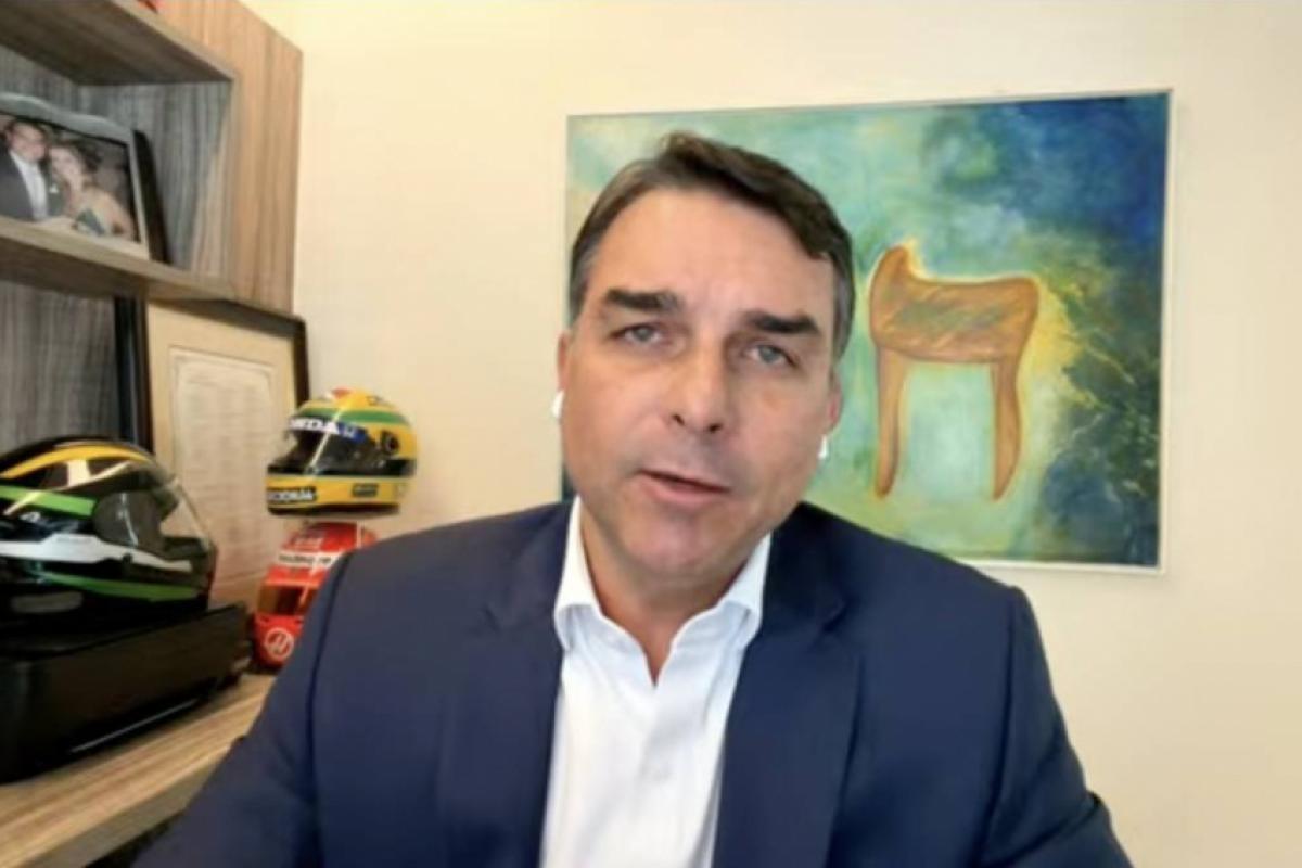 Flávio cita Moraes, Dino e Zanin ao defender impeachment no STF