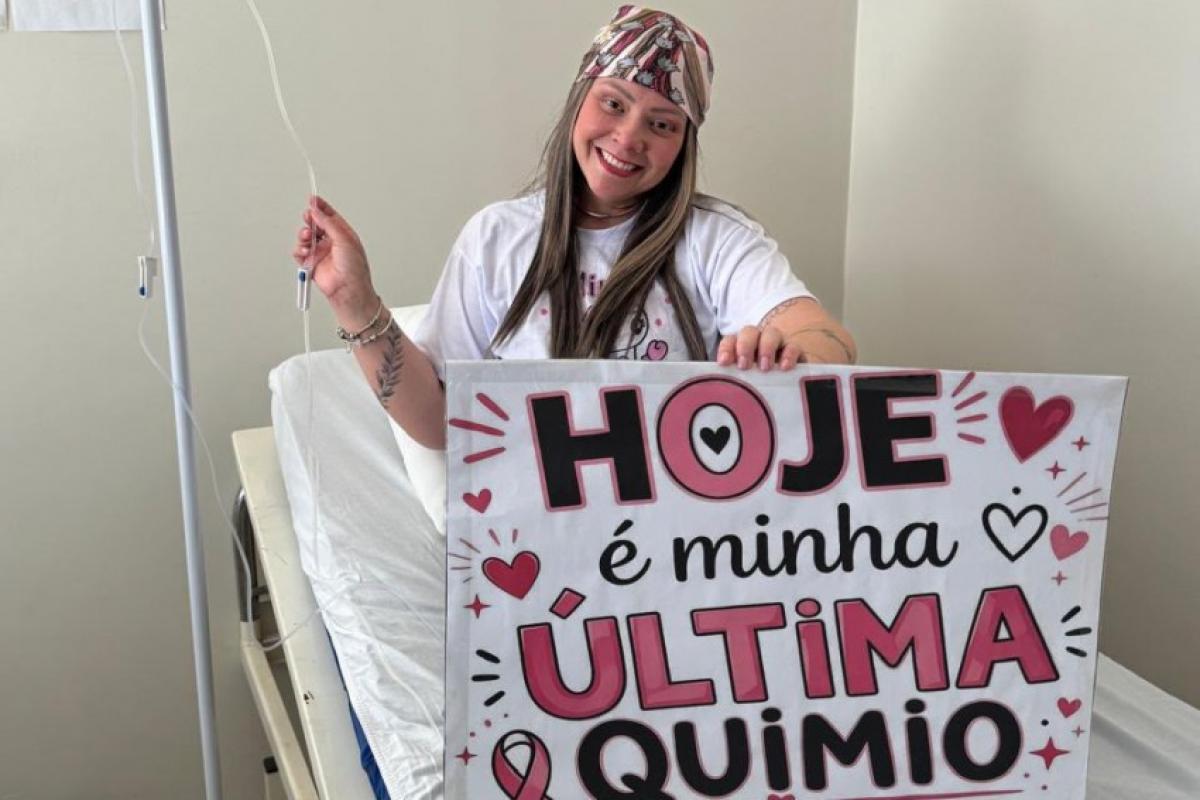 Jovem de Bauru comemora pelas ruas vitória contra o câncer; VÍDEO