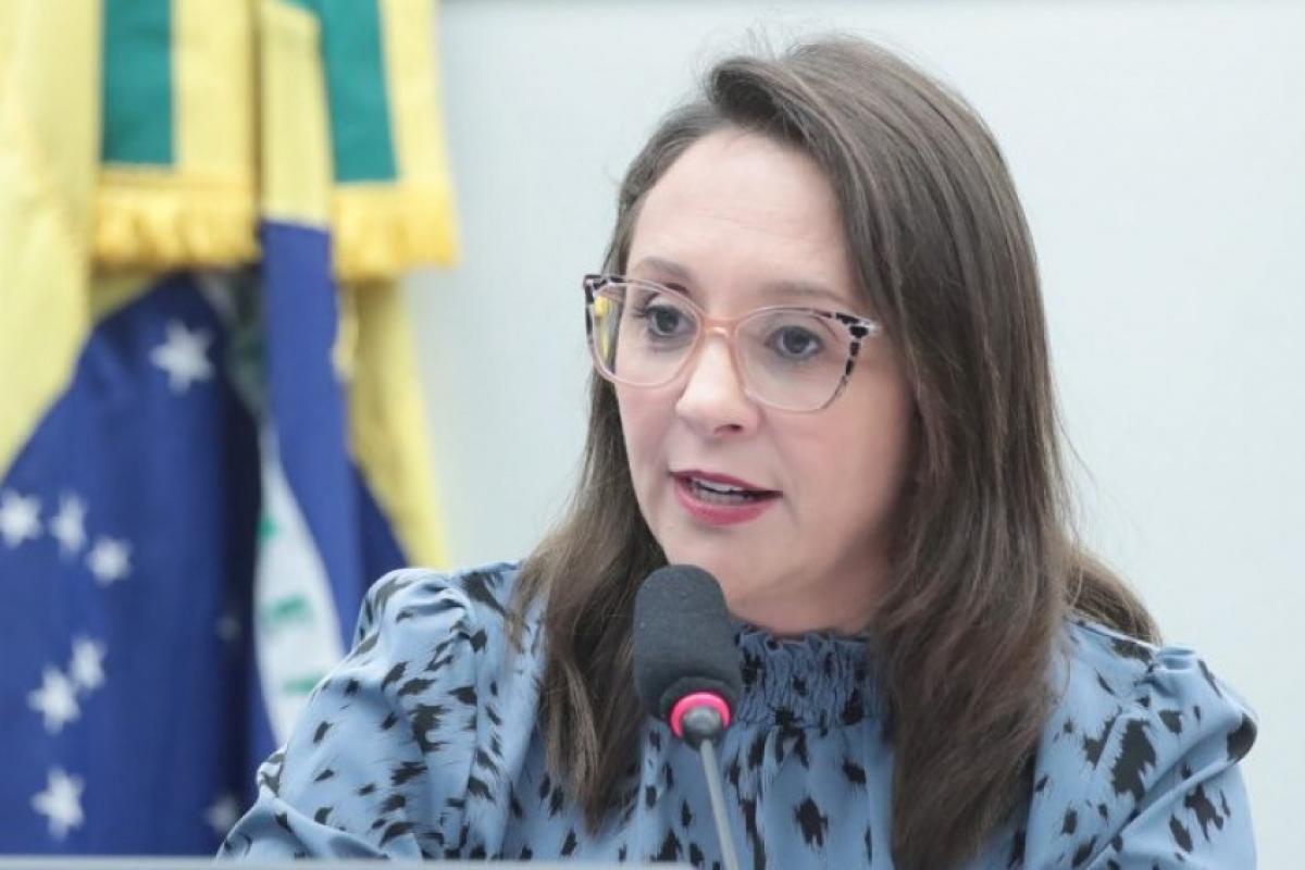 Lula e Flávio Bolsonaro disputam Podemos, que deve ficar neutro