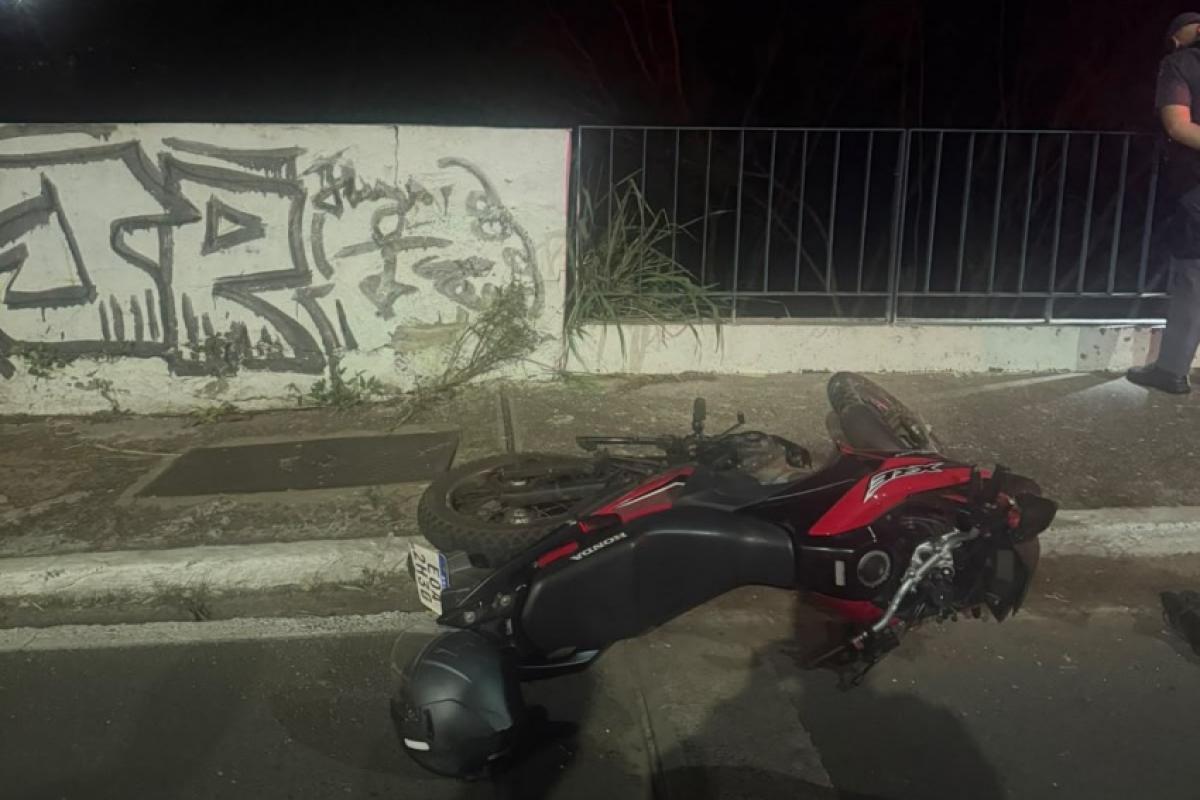 Motociclista sofre queda de 10 metros em viaduto de Bauru