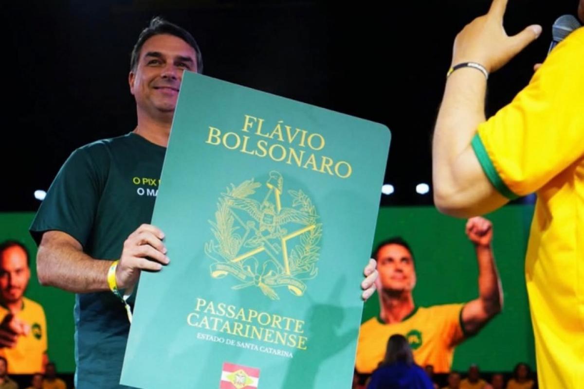 Plano de Flávio usa escândalo do INSS para desgastar Lula