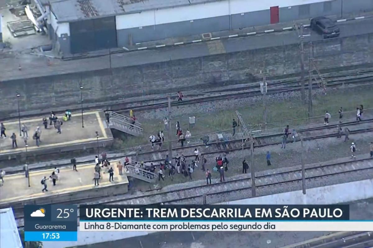 Trem descarrilha na linha 8-diamante, na Grande São Paulo