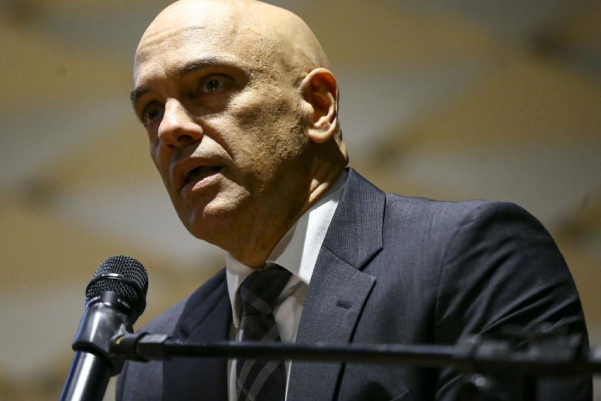 Alcolumbre mantém Alexandre de Moraes protegido no Senado