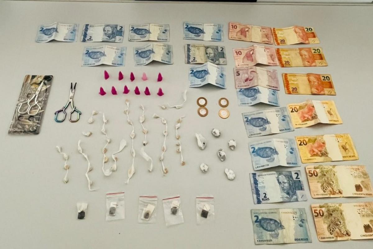 Após cerco, Polícia Civil detém dupla na 'biqueira do lago'
