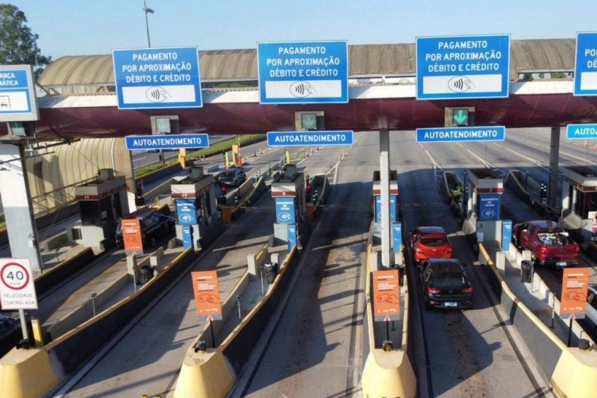 Cabines que aceitam dinheiro praticamente somem dos pedágios