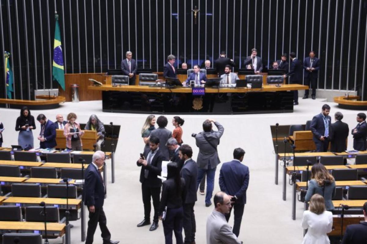 Câmara aprova fim da 'taxa das blusinhas'