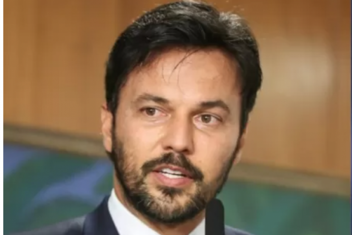 Ex-ministro de Bolsonaro fez ponte entre Vorcaro e Moraes