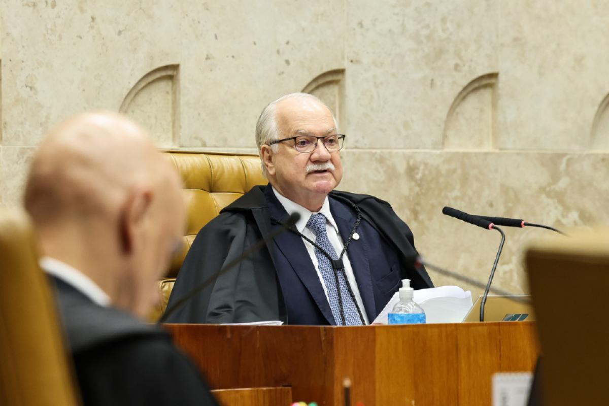Fachin abre sessão e diz que STF deve julgar fatos, não pessoas