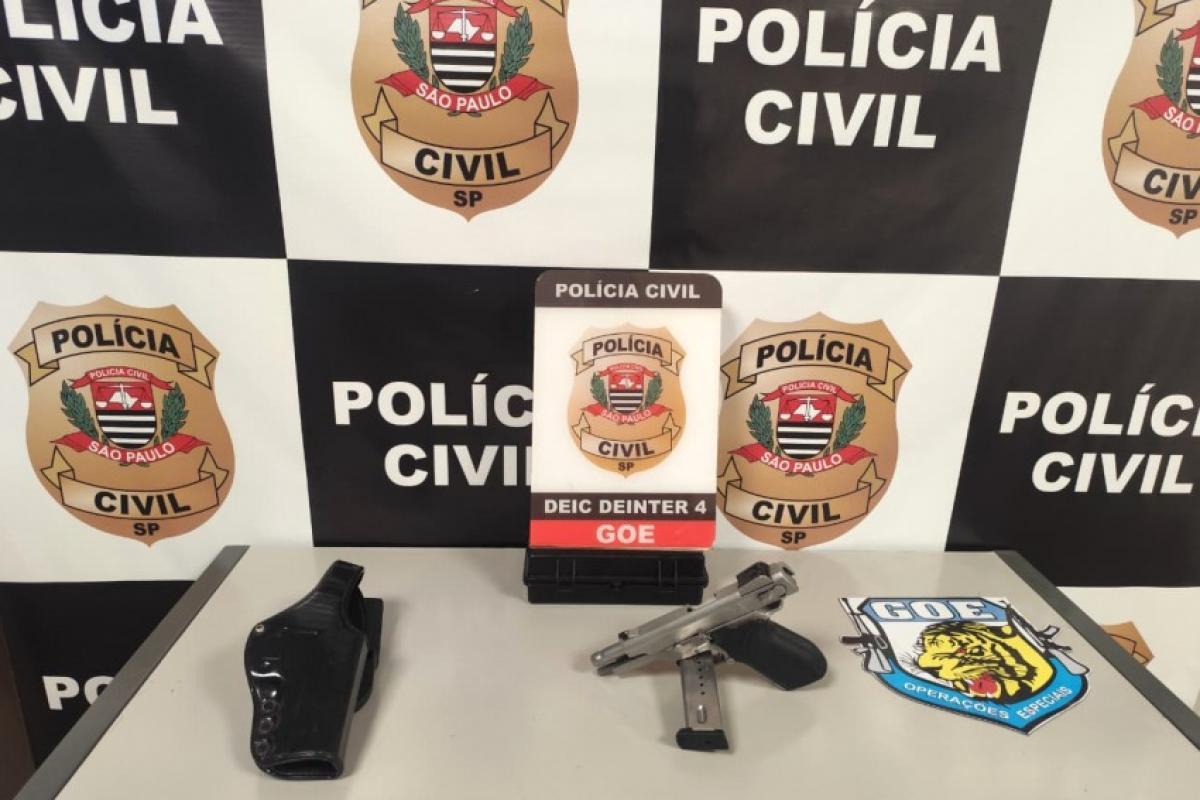 Flagrante: Polícia Civil prende mulher por posse de arma de fogo
