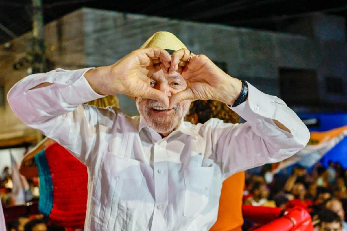 Lula reajustou Bolsa Família após críticas a custo de vida