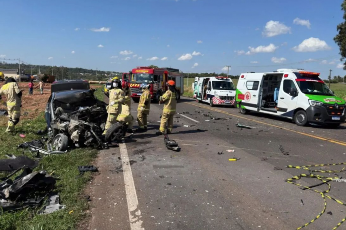 Marido jogou carro contra caminhão de propósito, relata esposa