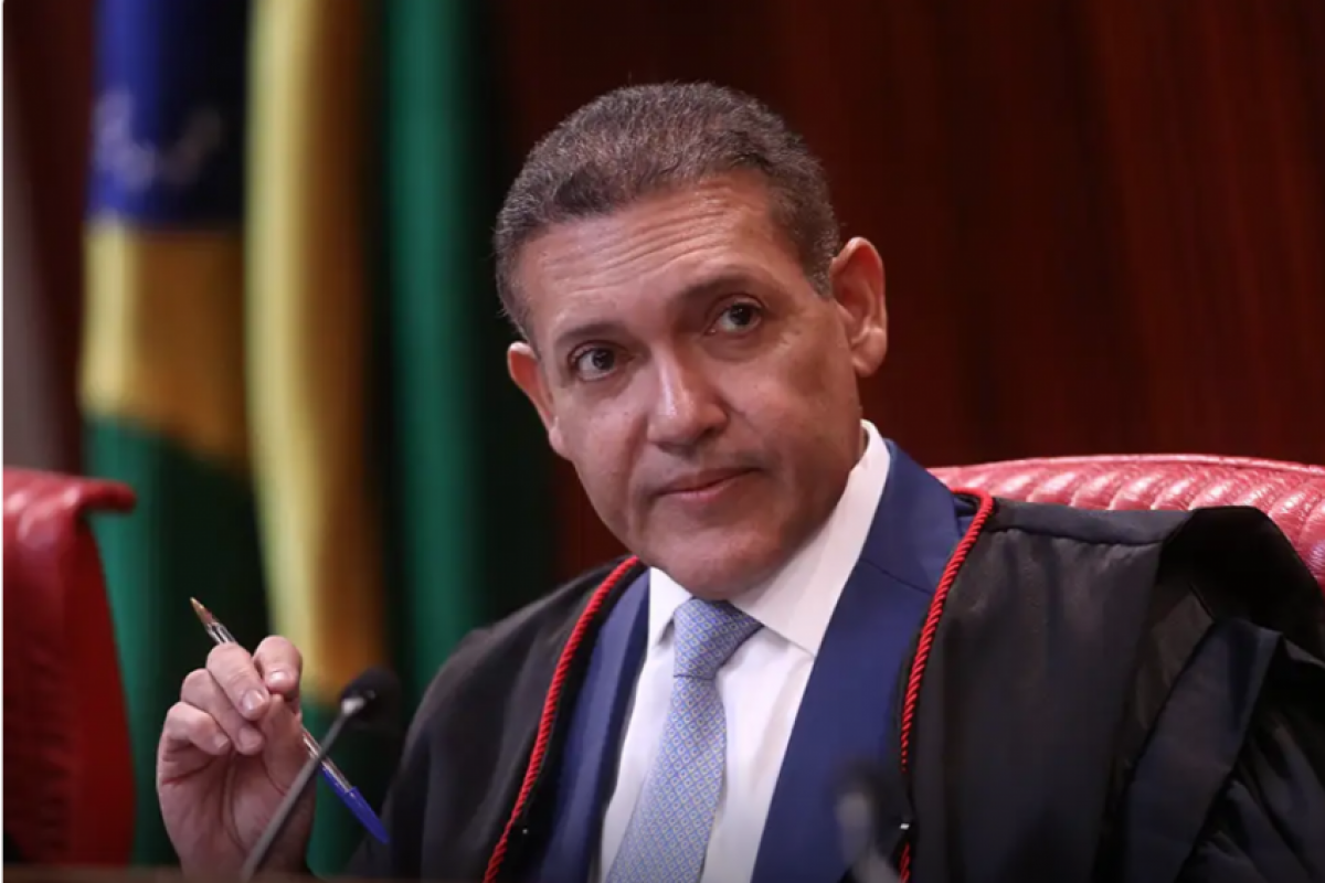 Mensagens revelam contrato de R$427 milhões com Vorcaro