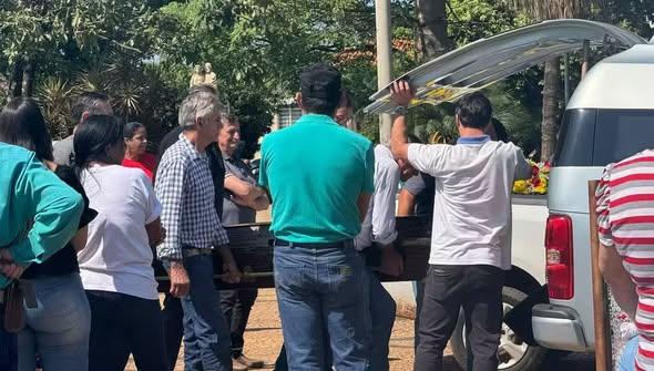 Morte de copiloto em queda de helicóptero com cantor Rick comove Pongai.