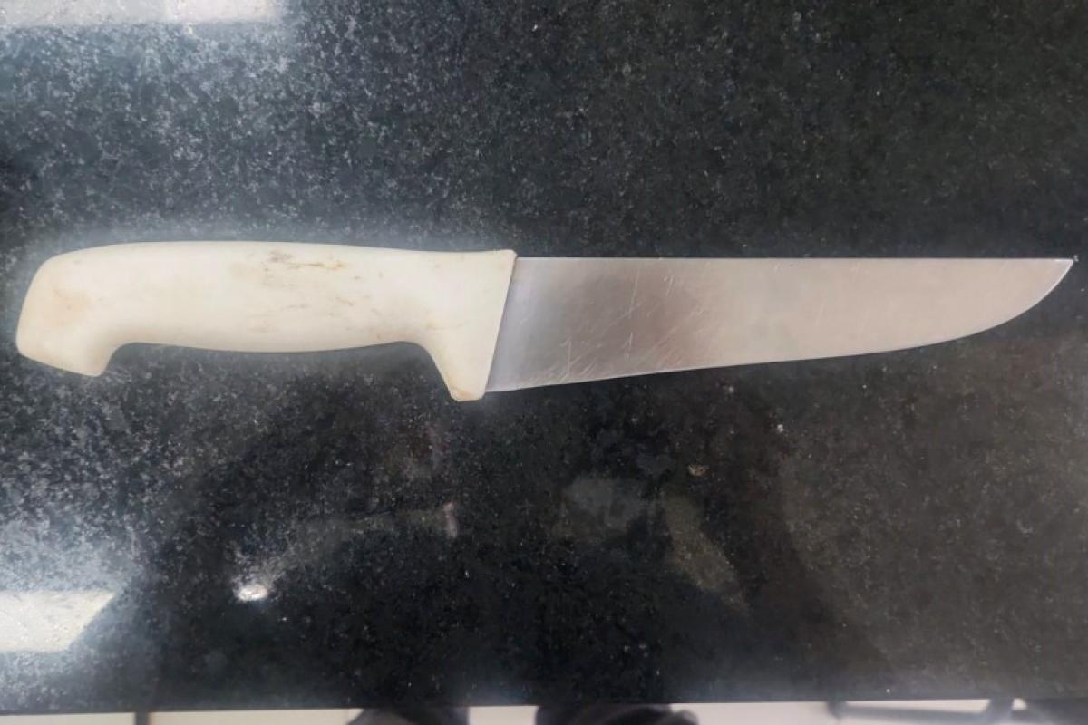 Mulher é atacada com faca durante roubo em Bauru