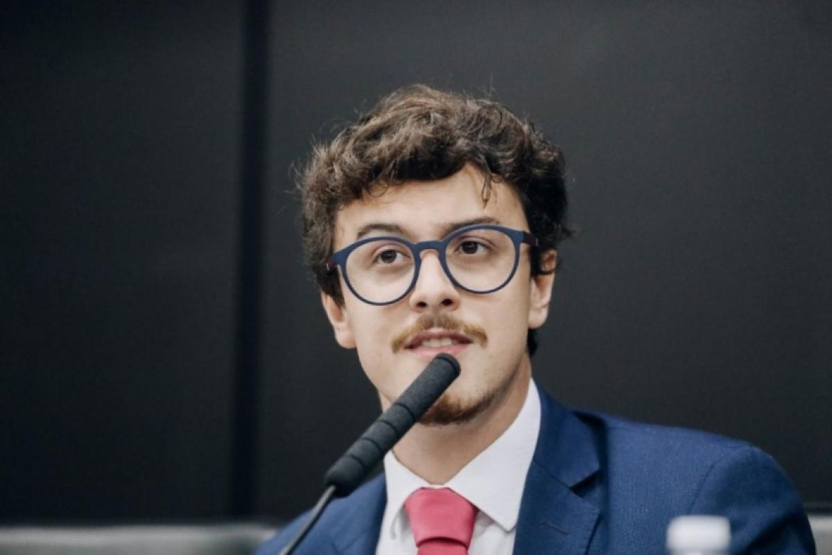 Mulheres perdem espaço entre candidatos jovens em 2026