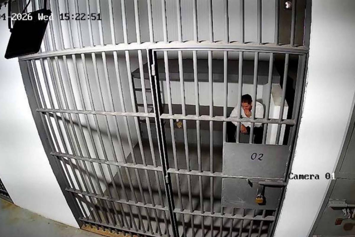Processo tem laudo e imagens do suicídio de Sicário em cela da PF