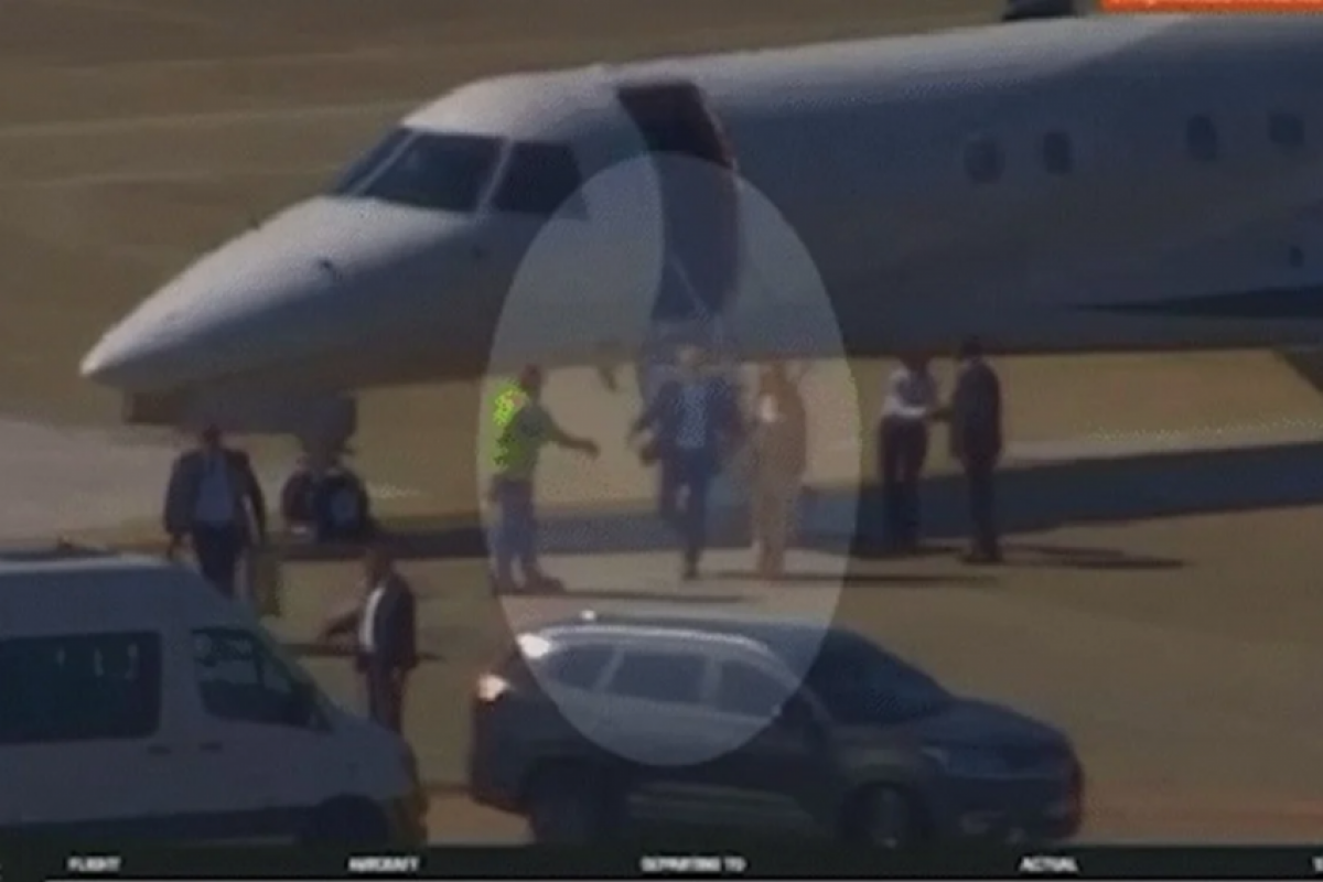 Vídeo mostra Moraes em jatinho de Vorcaro; ASSISTA