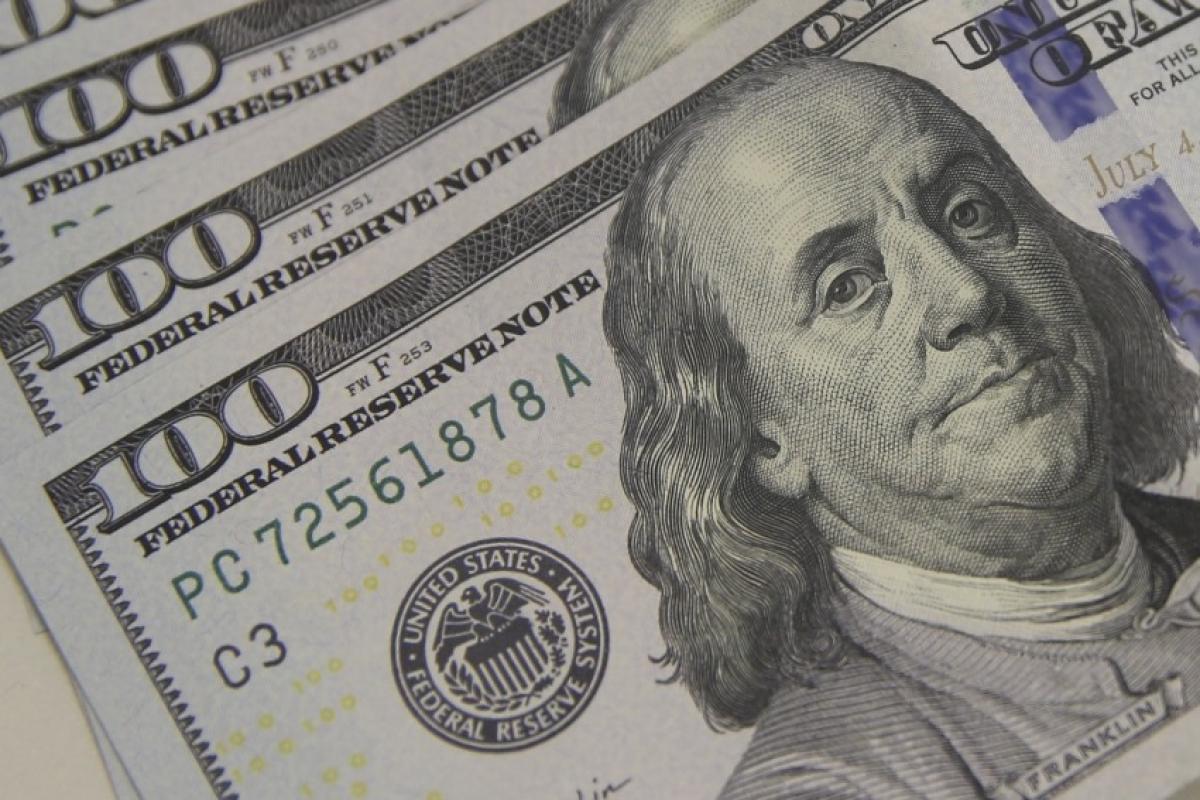 Bolsa tem 'circuit breaker'; dólar dispara a R$ 5,60