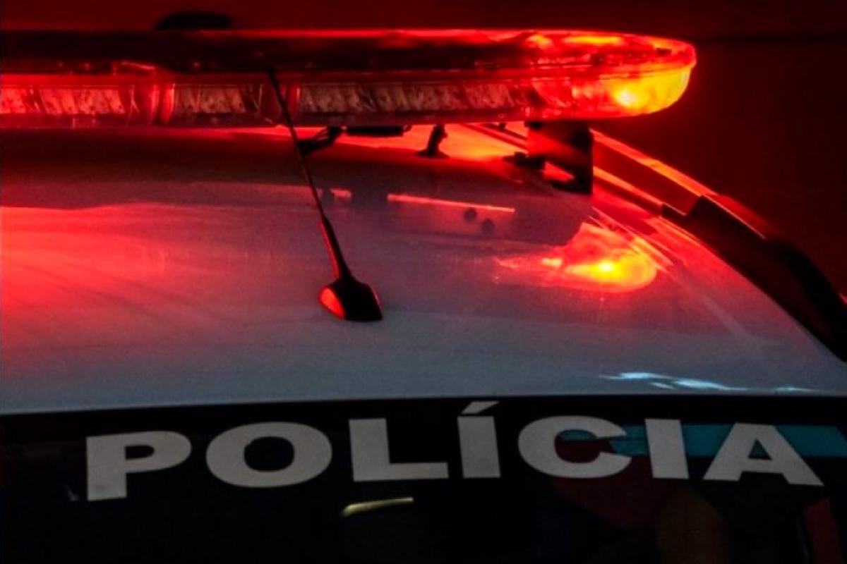 Carros batem e motorista fica gravemente ferida em Bauru