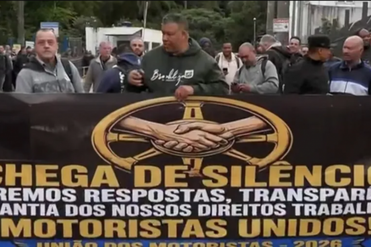 Greve paralisa 34 linhas de ônibus e afeta 267 mil passageiros