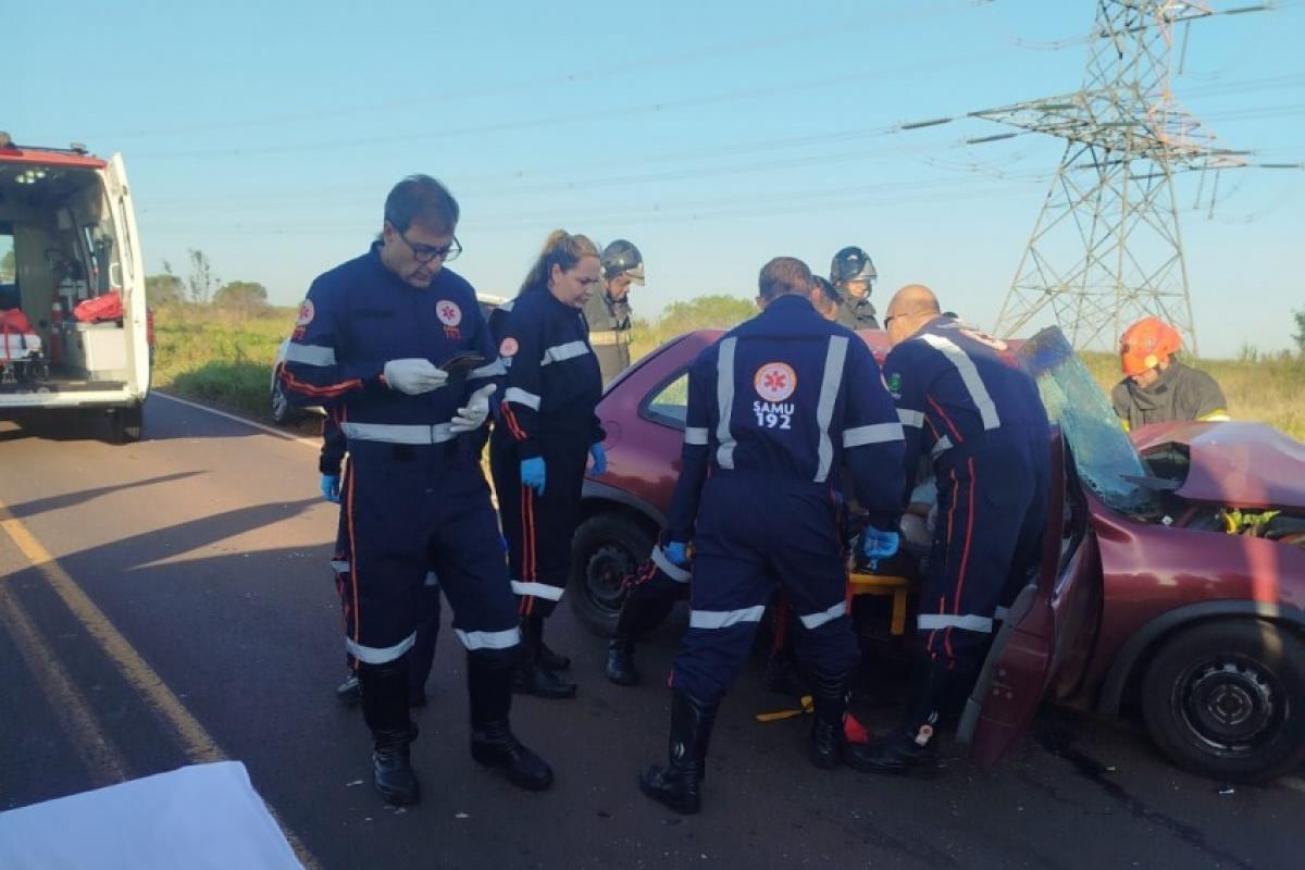 Homem morre e 2 crianças ficam feridas em colisão em rodovia