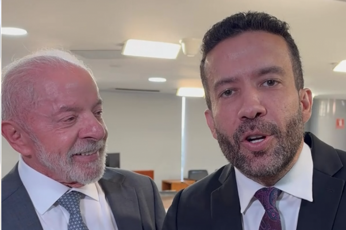 Janones: Lula vai comprar celular se 'Exército' chegar a 5 mi