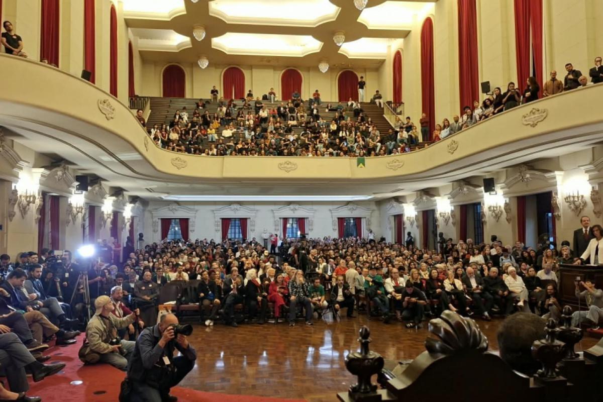 Juristas assinam manifesto e fazem ato pela democracia