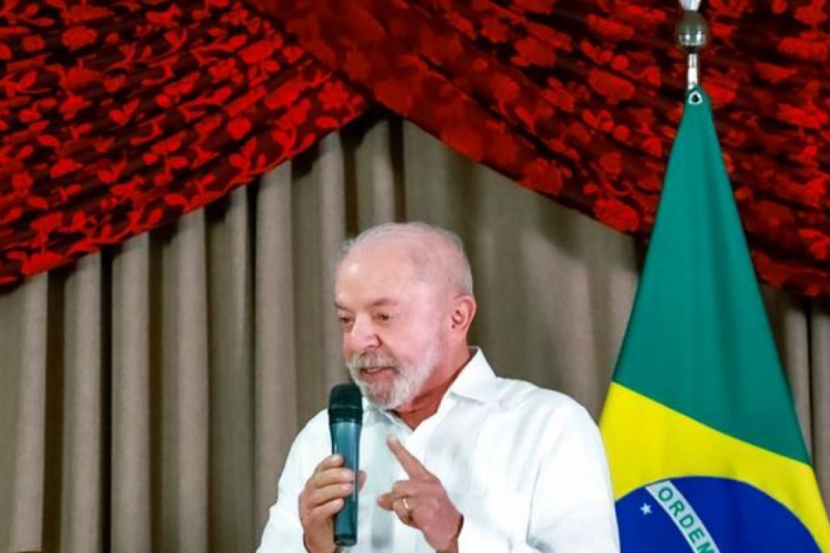 Lula diz carregar 'promiscuidade' do STF na campanha