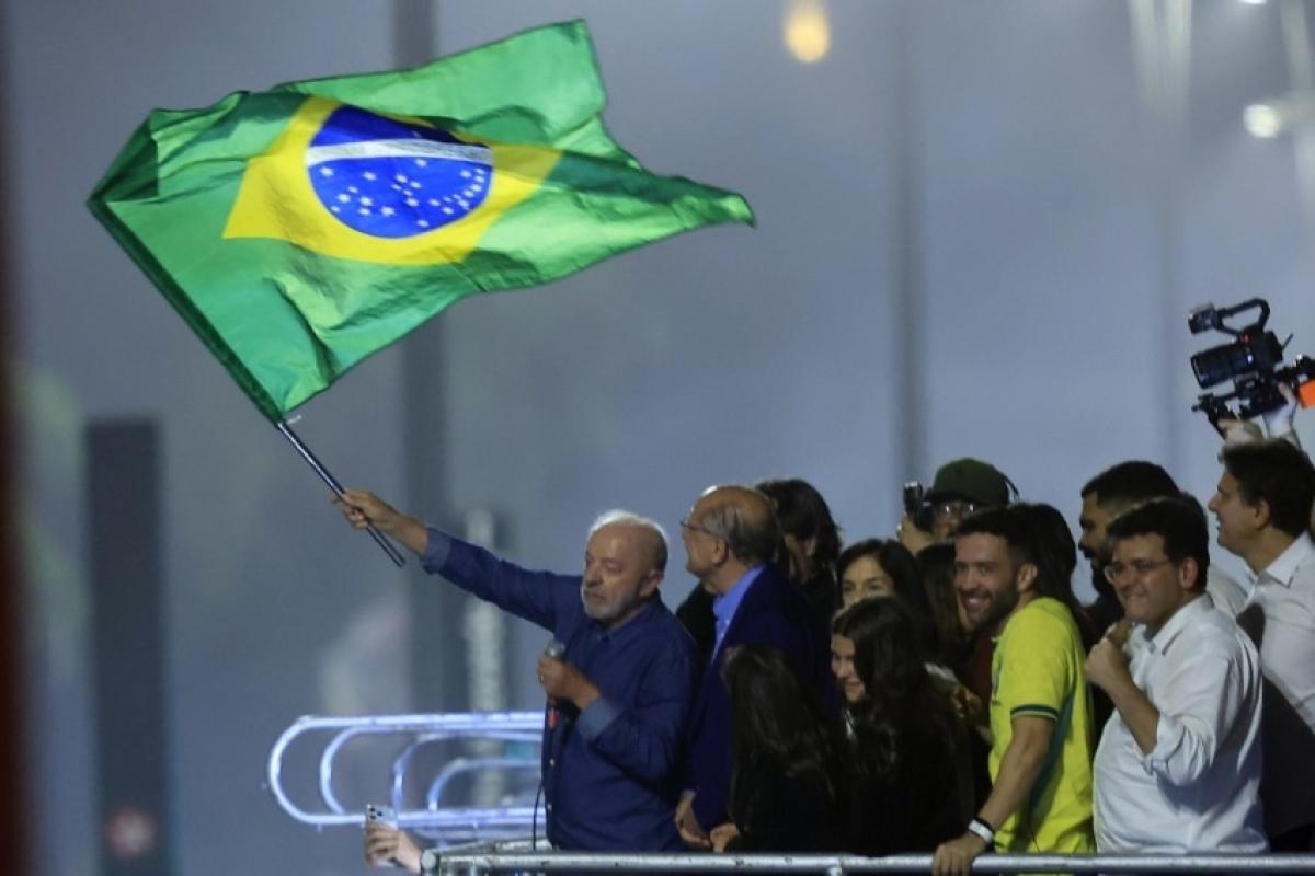 Lula venceu em 13 estados, com virada em Minas e avanço no Rio