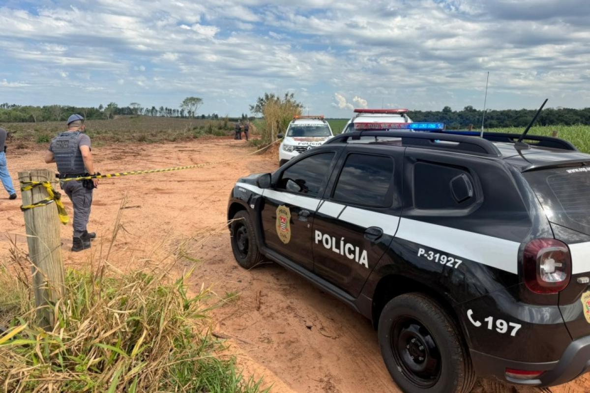 Polícia encontra corpo de jovem desaparecida em estrada rural