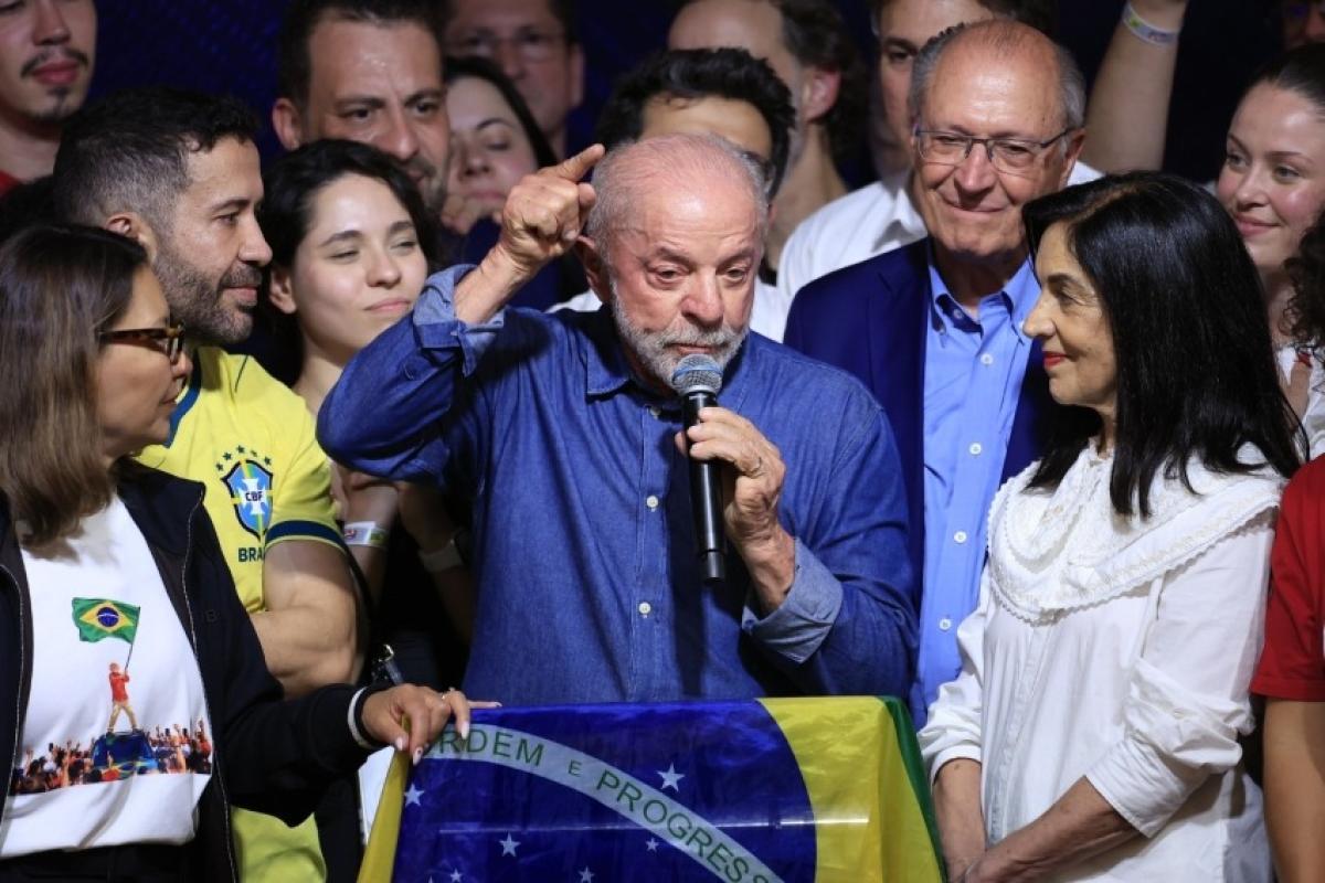 Quarto mandato de Lula deve manter ministros e resgatar aliados