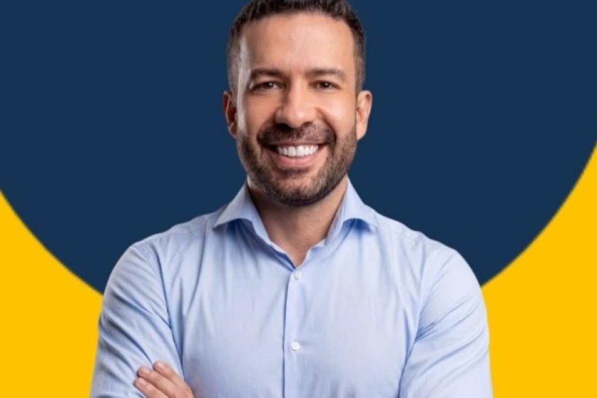 Quem é André Janones, deputado que criou o 'Exército do Lula'